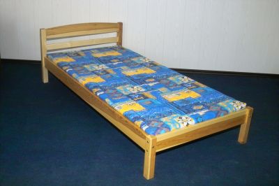 Кровати из соснового массива изготавливаем и продаём в Санкт-Петербурге