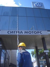 Инструмент и оборудование для мытья фасадов, окон и витрин на высоте до 21 метра.