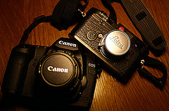 Canon EOS 5D Mark II Цифровые камеры ..... 1150 евро