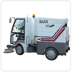 Дорожная вакуумно-уборочная машина Dulevo  850 mini Kubota